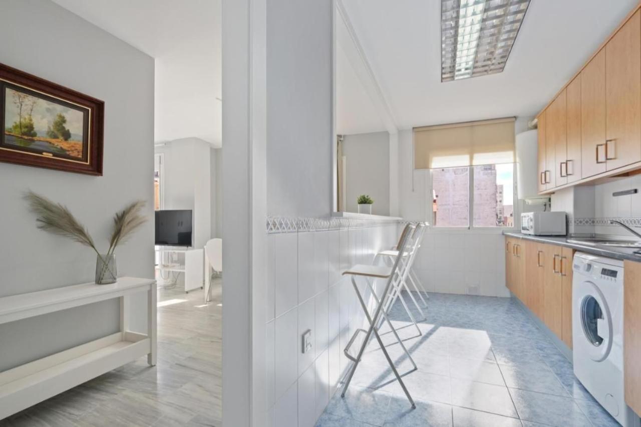 Apartamento En Calle Cuarteles De Dos Habitaciones Malaga Exterior photo